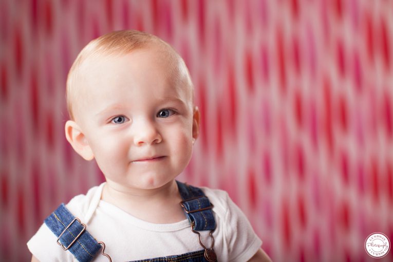 Child photographer Lyndsay Curtis photographs Valentine mini-sessions in-studio | www.lyndsaycurtis.com