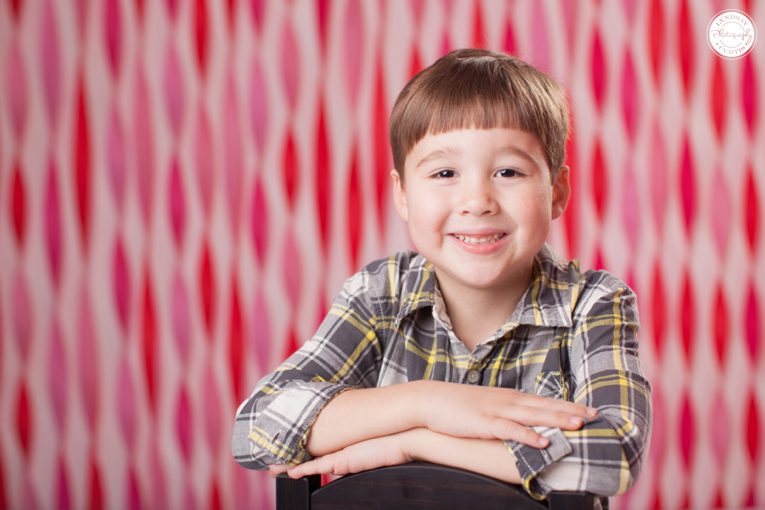 Child photographer Lyndsay Curtis photographs Valentine mini-sessions in-studio | www.lyndsaycurtis.com