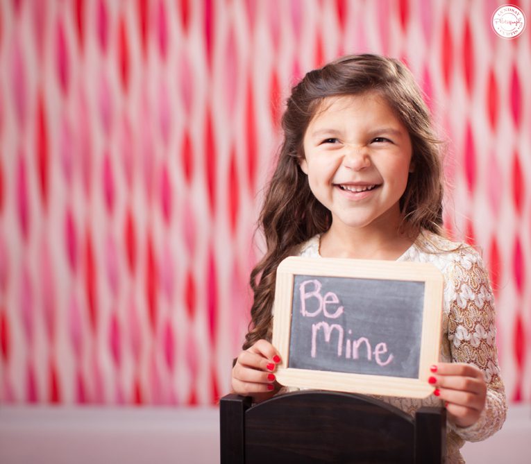 Child photographer Lyndsay Curtis photographs Valentine mini-sessions in-studio | www.lyndsaycurtis.com