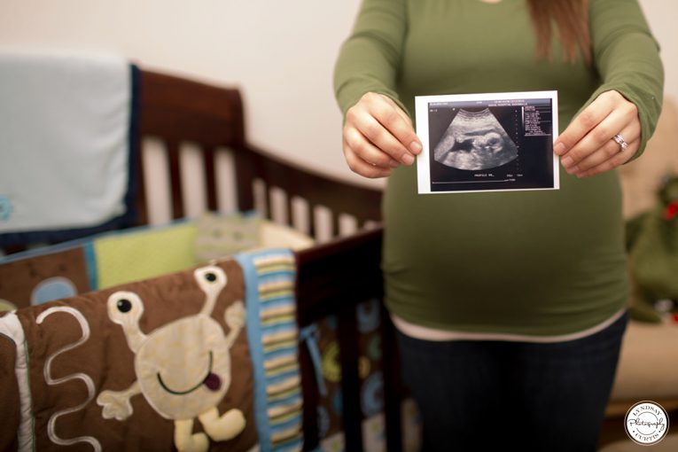 Maternity photographer Lyndsay Curtis photographs pregnant Brittny in her son's nursery at NAS Sigonella, Sicily| www.lyndsaycurtis.com
