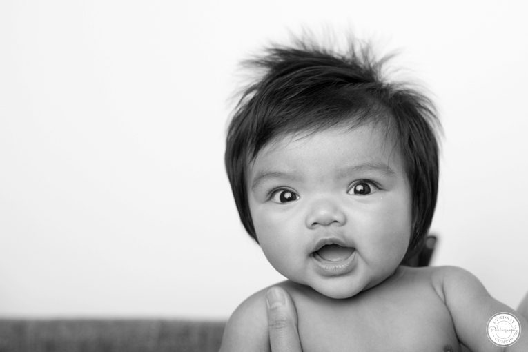 Baby photographer Lyndsay Curtis photographs 3-month old Ava's in-studio milestone session in | www.lyndsaycurtis.com