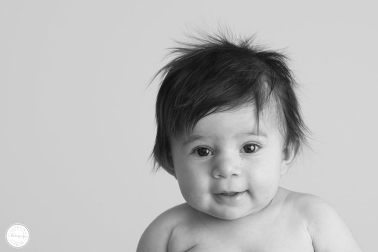 Baby photographer Lyndsay Curtis photographs 3-month old Parker's in-studio milestone session| www.lyndsaycurtis.com