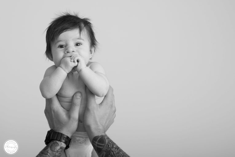 Baby photographer Lyndsay Curtis photographs 3-month old Parker's in-studio milestone session| www.lyndsaycurtis.com
