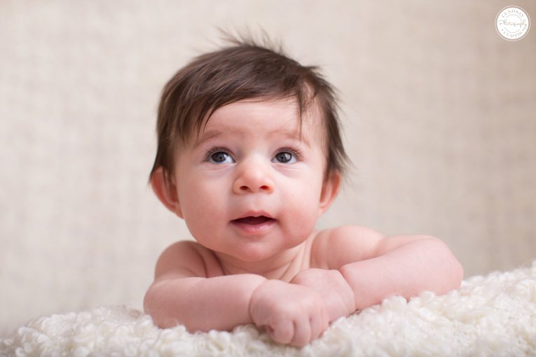 Baby photographer Lyndsay Curtis photographs 3-month old Parker's in-studio milestone session| www.lyndsaycurtis.com
