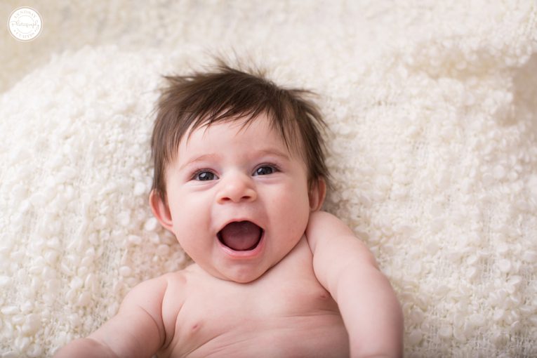 Baby photographer Lyndsay Curtis photographs 3-month old Parker's in-studio milestone session| www.lyndsaycurtis.com