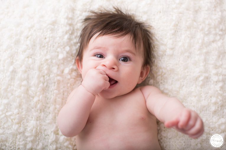 Baby photographer Lyndsay Curtis photographs 3-month old Parker's in-studio milestone session| www.lyndsaycurtis.com