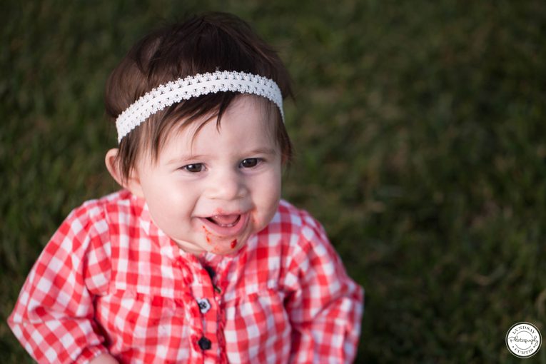 Childrens photographer Lyndsay Curtis photographs 6 month old Parker in studio and outdoor session| www.lyndsaycurtis.com