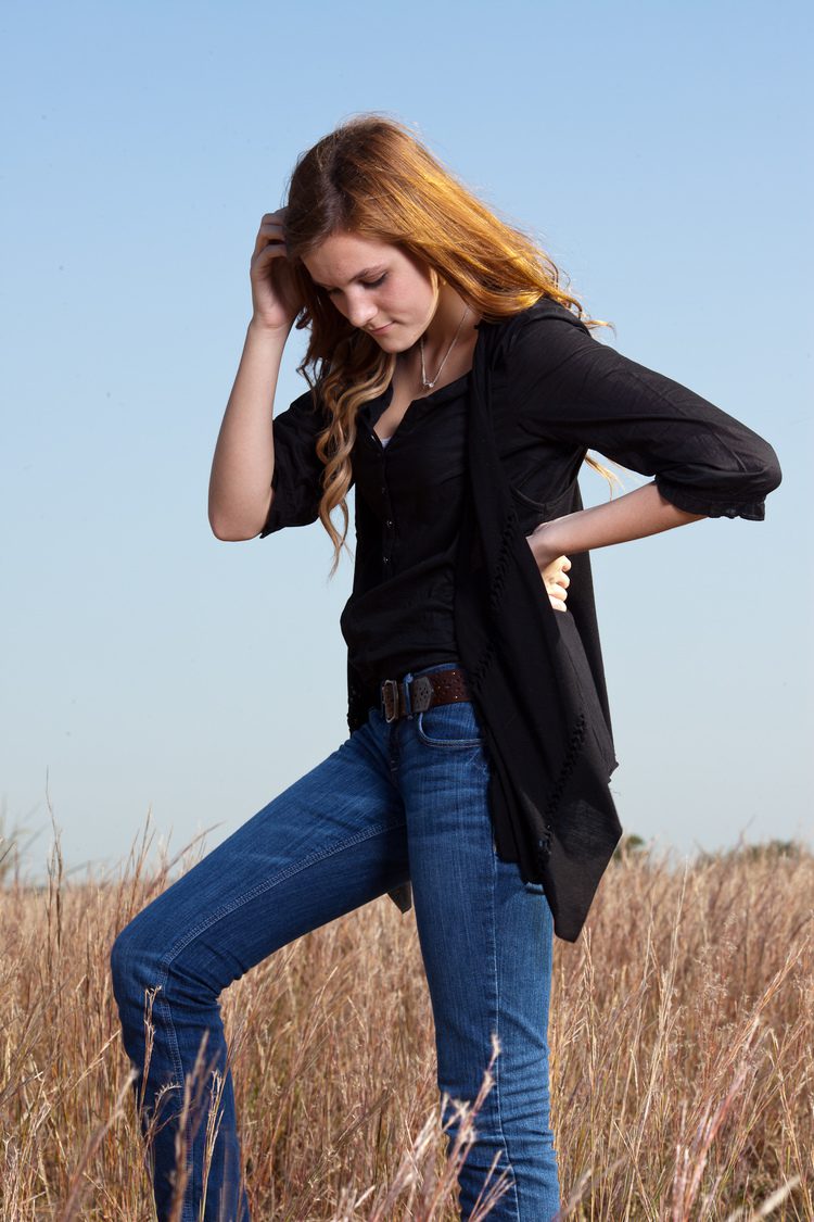 Portrait photographer Lyndsay Curtis photographs the stunning teenager Lizzie Young in an autumn session in Virginia Beach, Virginia.