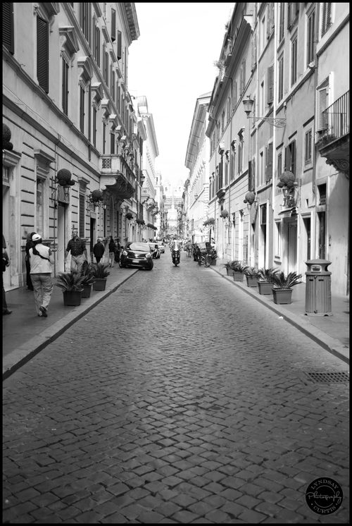 Europe travel photographer Lyndsay Curtis travels through ancient Rome, Italy and discusses the best things to do at the best time of year.