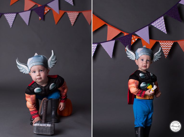 Child photographer Lyndsay Curtis photographs children during Halloween costume mini-sessions in-studio | www.lyndsaycurtis.com
