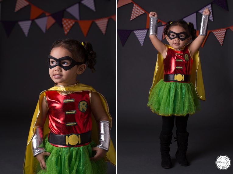 Child photographer Lyndsay Curtis photographs children during Halloween costume mini-sessions in-studio | www.lyndsaycurtis.com