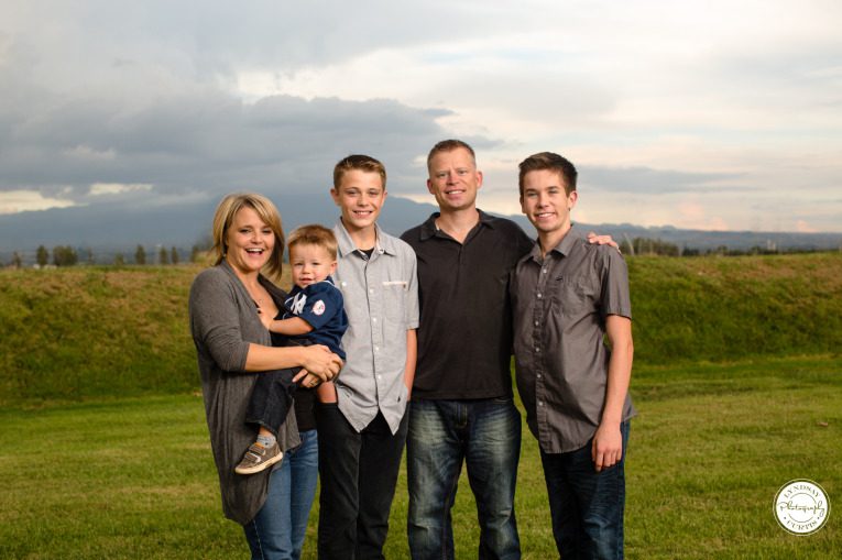 Portrait photographer Lyndsay Curtis photographs the Cross family, a U.S. Navy from NAS Sigonella Sicily | www.lyndsaycurtis.com