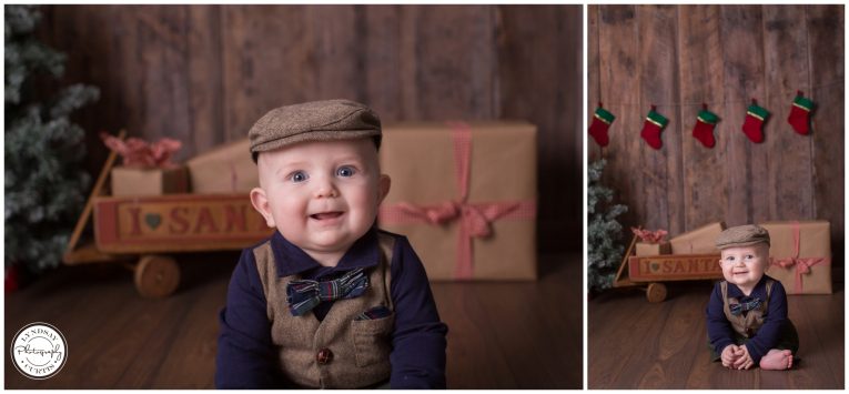 Portrait photographer Lyndsay Curtis photographs children on a classic rustic setting during Christmas mini sessions. | www.lyndsaycurtis.com
