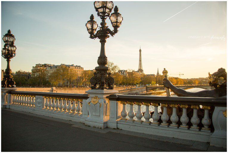 Travel photographer Lyndsay Curtis documents Paris, France at sunset. | www.lyndsaycurtis.com