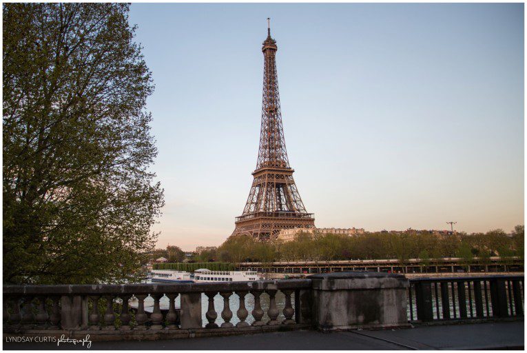 Travel photographer Lyndsay Curtis documents Paris, France at sunset. | www.lyndsaycurtis.com