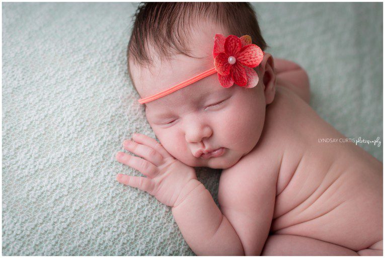 Newborn photographer Lyndsay Curtis photographs 2 week old Kaden Lynn in her home portrait studio. | www.lyndsaycurtis.com